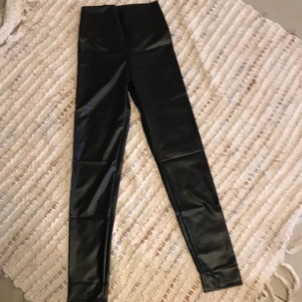 HOT❣️Faux Leather Booty Lifting Leggins Black Pants - Picture 16 of 17